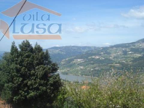 Quinta e moradia e outras