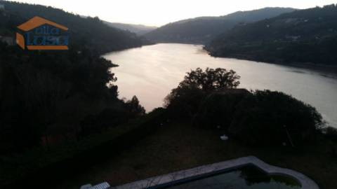Moradia com vistas para o rio Douro - Resende 