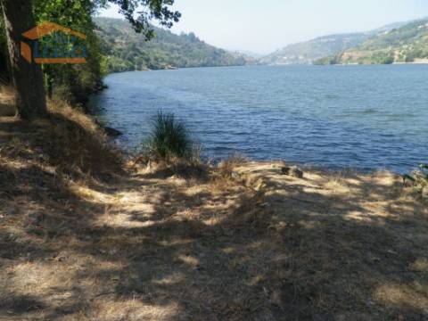 Moradia com vistas para o rio Douro - Resende 