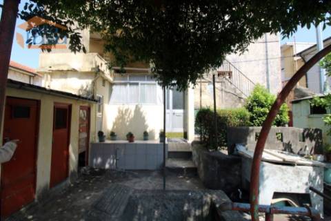 Prédio com 4 T1 em O.do Douro V.N. Gaia.