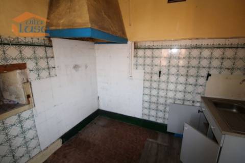 Prédio com 4 T1 em O.do Douro V.N. Gaia.