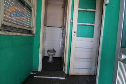 Prédio com 4 T1 em O.do Douro V.N. Gaia.