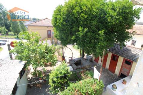 Prédio com 4 T1 em O.do Douro V.N. Gaia.