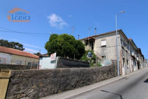 Prédio com 4 T1 em O.do Douro V.N. Gaia.