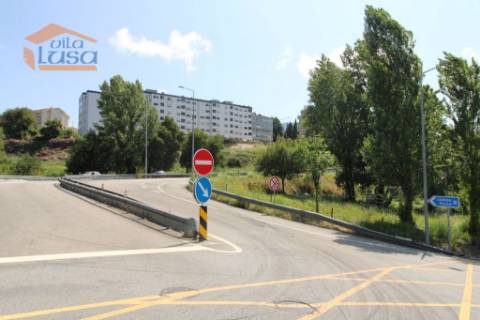 Prédio com 4 T1 em O.do Douro V.N. Gaia.