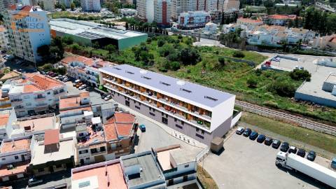 T2 Novo c/ dois lugares garagem e varanda 21,40m2 em Portimão Empreendimento.