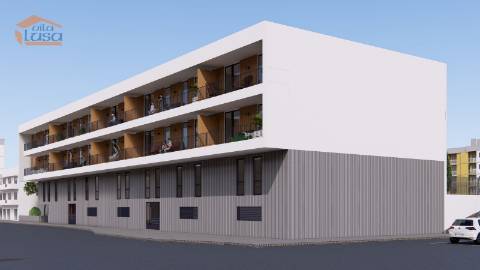 T2 Novo c/ dois lugares garagem e arrumos em Portimão.