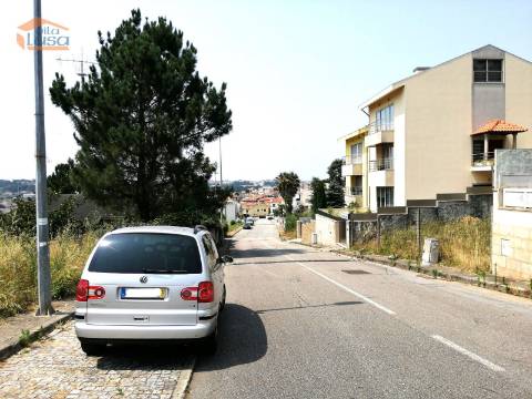 Lote de Terreno (com vistas para o Porto) em Rio Tinto