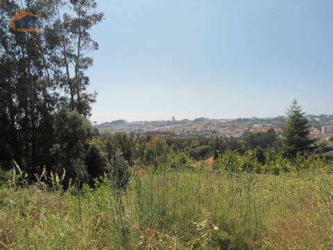 Lote de Terreno (com vistas para o Porto) em Rio Tinto