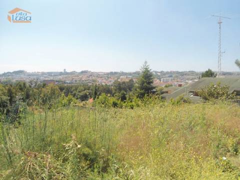 Lote de Terreno (com vistas para o Porto) em Rio Tinto