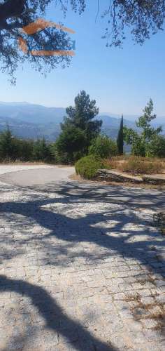 Terreno com paisagem para a Vila