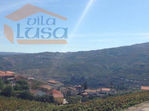 Moradia em Ruinas em Pedra