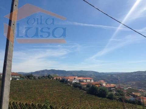 Moradia em Ruinas em Pedra