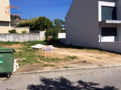 Terreno p/ construção de moradia geminada  Mafamude, V.N. de Gaia.