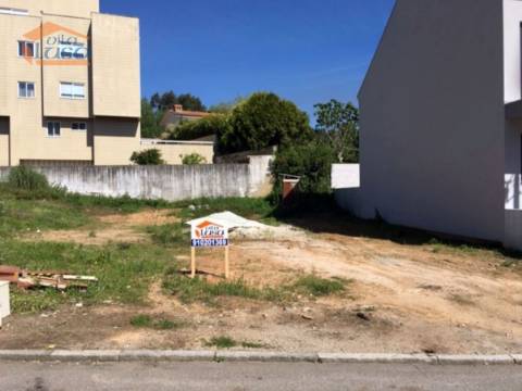 Terreno p/ construção de moradia geminada  Mafamude, V.N. de Gaia.