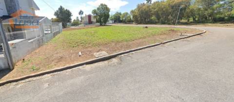 Terreno em Avintes no Loteamento Quinta da Bela Vista para moradia 3 frentes.