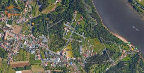 Terreno em Avintes no Loteamento Quinta da Bela Vista para moradia 3 frentes.