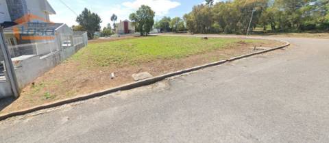 Terreno em Avintes no Loteamento Quinta da Bela Vista para moradia 3 frentes.