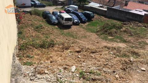 Terreno em Baguim com 794m2 