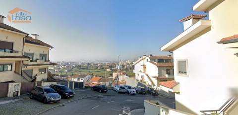 Terreno em Baguim com 794m2 