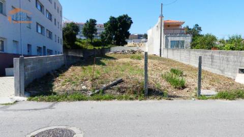 Terreno Urbano em Vila Nova de Gaia 
