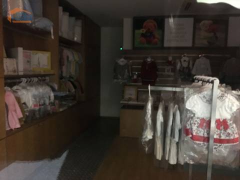 Venda de loja em Gondomar 