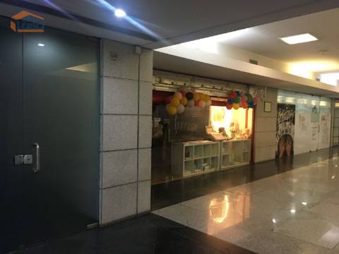 Venda de loja em Gondomar 