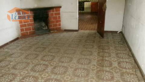 Moradia com 3 pisos em Travancinha,Seia