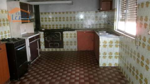 Moradia com 3 pisos em Travancinha,Seia