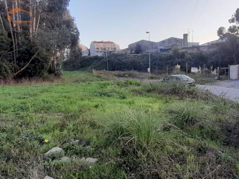 Terreno para construção junto ás piscinas municipais de Baguim do Monte -374m2 