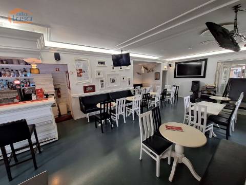  Oportunidade Única! Bar em Alvor à Venda!