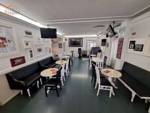  Oportunidade Única! Bar em Alvor à Venda!