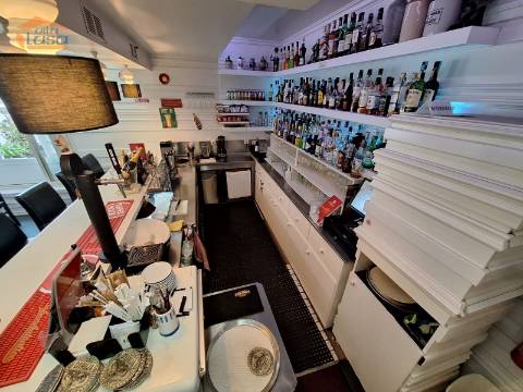  Oportunidade Única! Bar em Alvor à Venda!