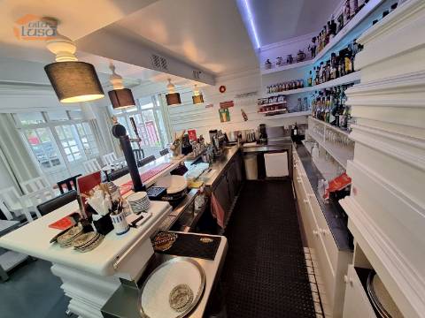  Oportunidade Única! Bar em Alvor à Venda!