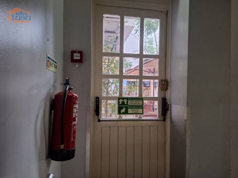  Oportunidade Única! Bar em Alvor à Venda!