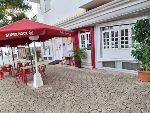  Oportunidade Única! Bar em Alvor à Venda!