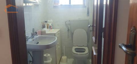 Moradia e terreno agrícola  de regadio 