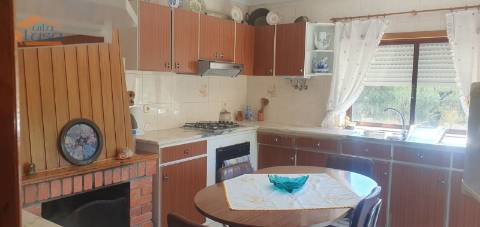 Moradia e terreno agrícola  de regadio 