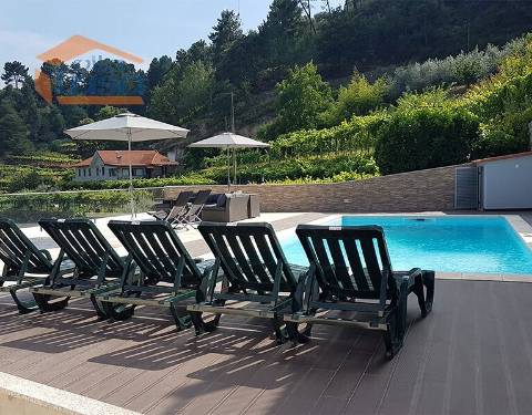 Moradia tranquila com excelente exposição solar para umas ferias inesquecíveis no campo. 