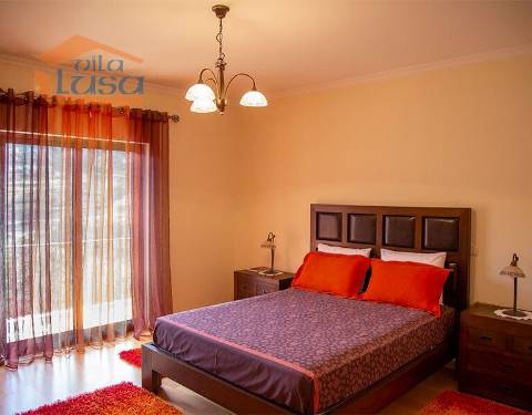 Moradia tranquila com excelente exposição solar para umas ferias inesquecíveis no campo. 