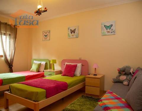 Moradia tranquila com excelente exposição solar para umas ferias inesquecíveis no campo. 