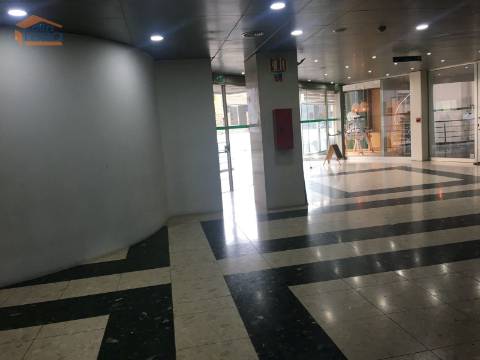 Arrendamento de Loja no Empório em Gondomar 
