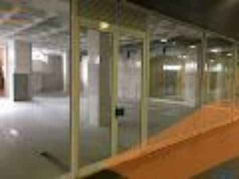 Loja para arrendamento em Centro Comercial no centro de Gondomar