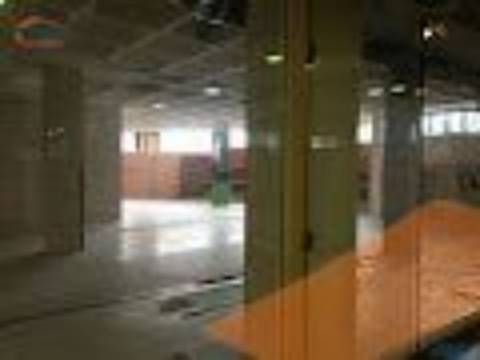 Loja para arrendamento em Centro Comercial no centro de Gondomar