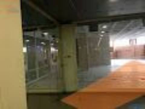 Loja para arrendamento em Centro Comercial no centro de Gondomar