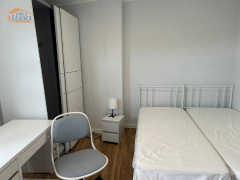 Quarto com uso de cozinha e quarto de banho com espaço exterior centro de Valbom