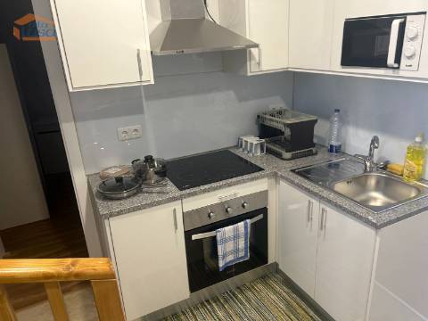 Quarto com uso de cozinha e quarto de banho com espaço exterior centro de Valbom