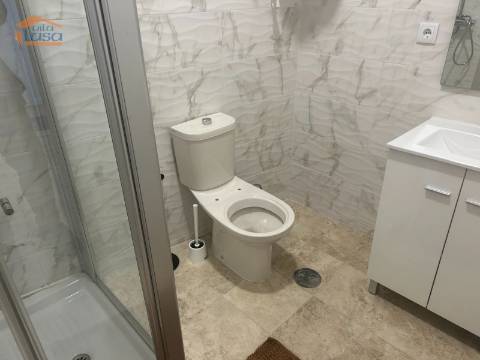 Quarto com uso de cozinha e quarto de banho com espaço exterior centro de Valbom