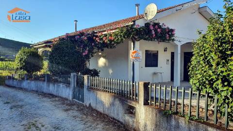 Moradia de 4 frentes com 1.000m2 de terreno