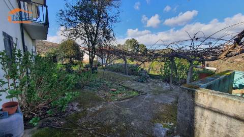 Moradia de 4 frentes com 1.000m2 de terreno